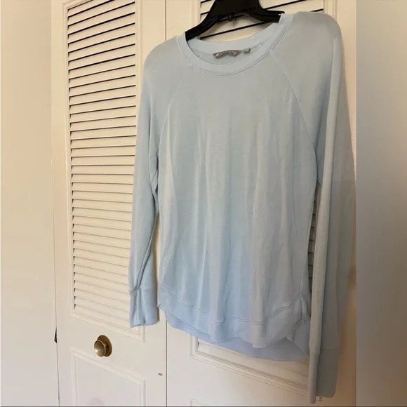 Athleta light blue long sleeve shirt - Picture 5 of 6
